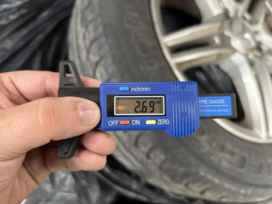 MERCEDES-BENZ E 2014