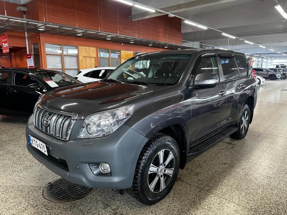 TOYOTA Land Cruiser 2013