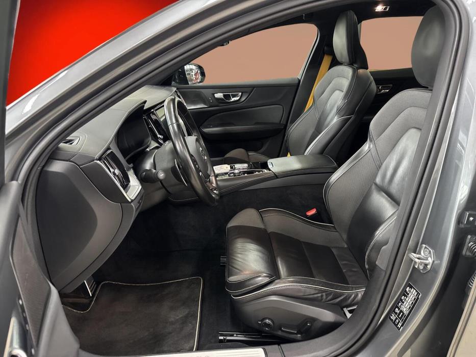 VOLVO V60 2020