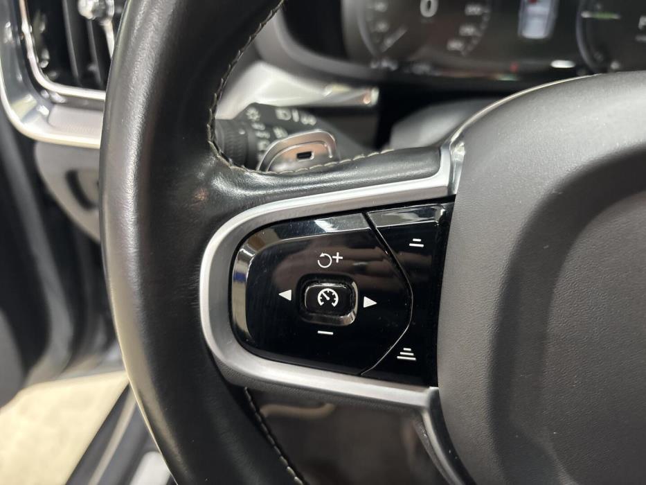 VOLVO V60 2020