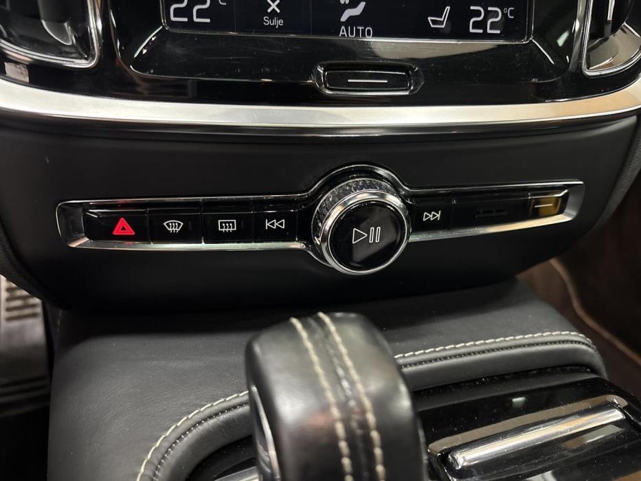 VOLVO V60 2020