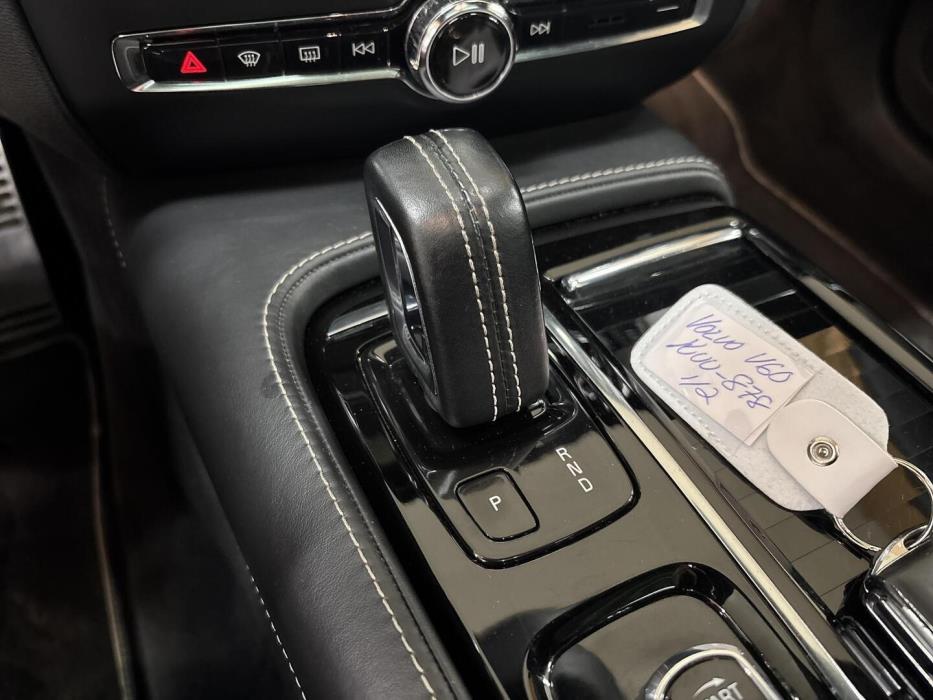 VOLVO V60 2020