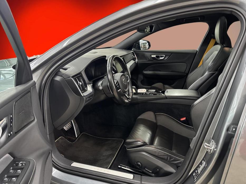 VOLVO V60 2020
