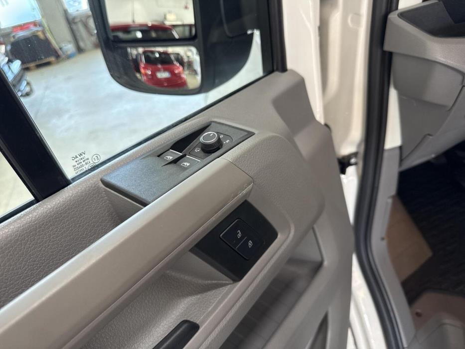 VOLKSWAGEN Crafter 2025