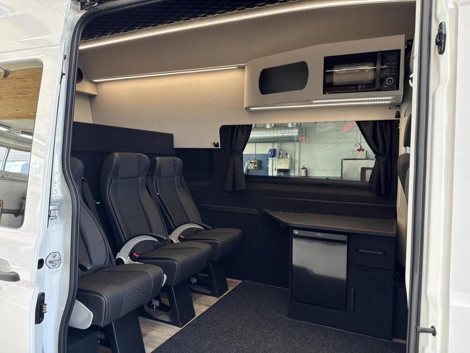 VOLKSWAGEN Crafter 2025