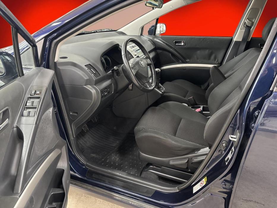 TOYOTA Corolla Verso 2008