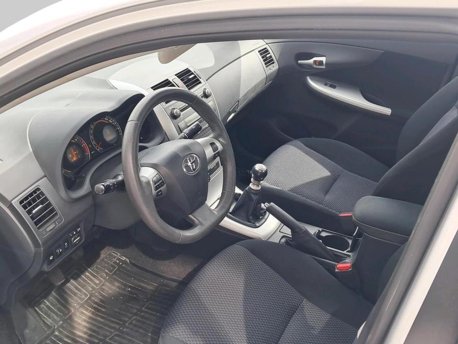 TOYOTA Corolla 2013