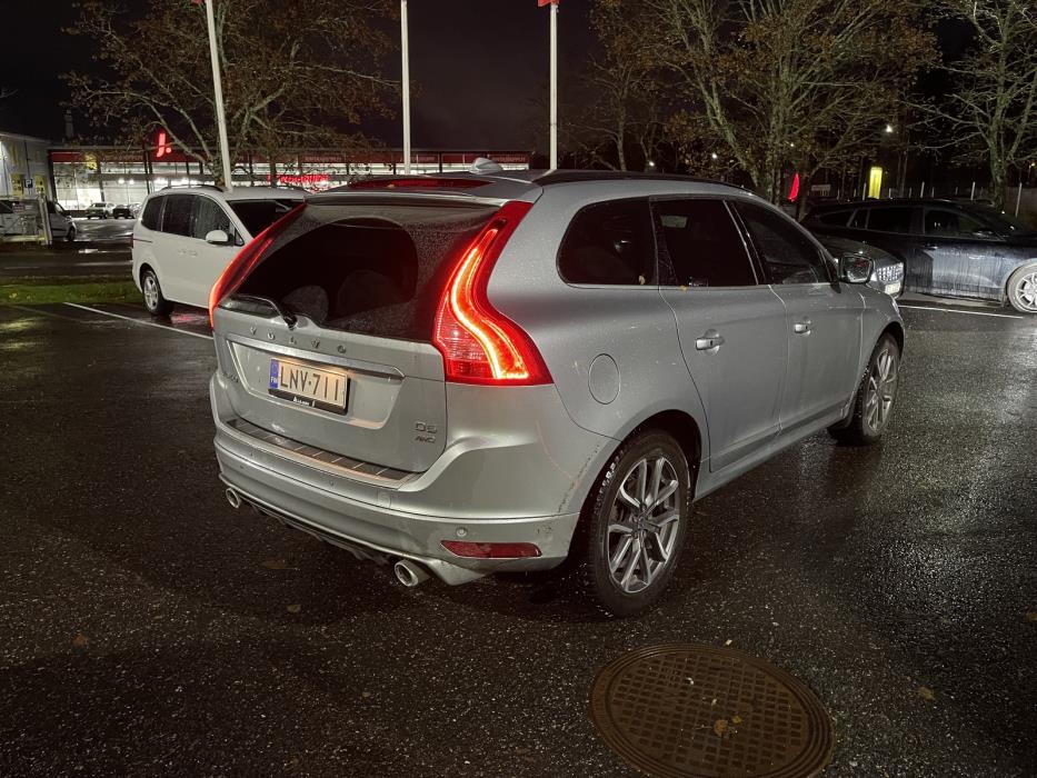 VOLVO XC60 2017