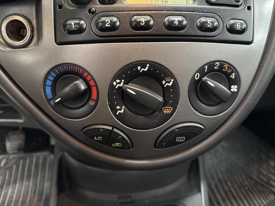 FORD Focus 2004