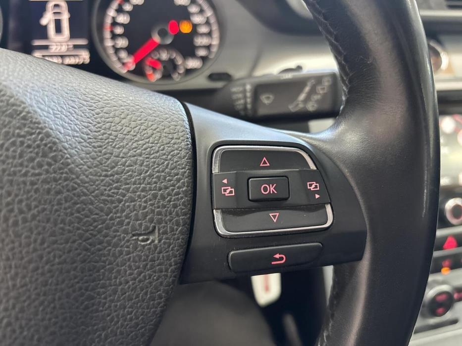 VOLKSWAGEN Passat 2013