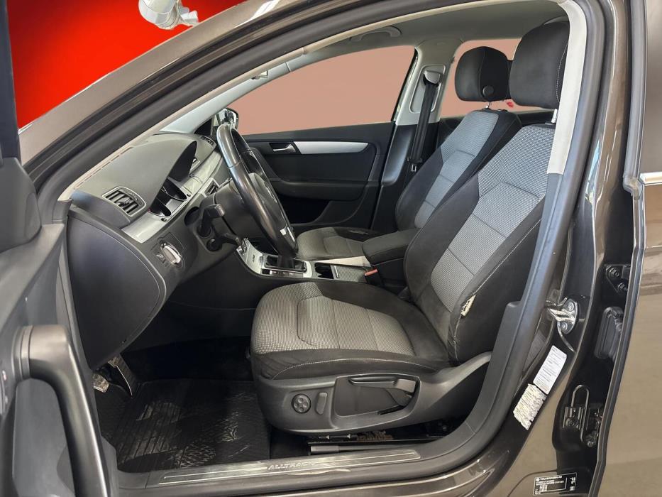 VOLKSWAGEN Passat 2013