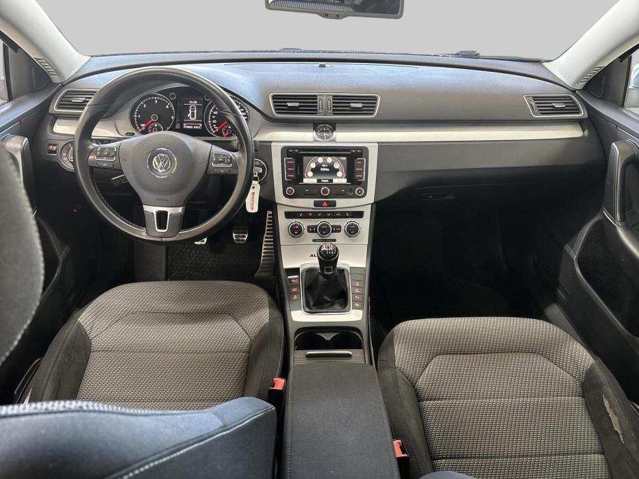 VOLKSWAGEN Passat 2013