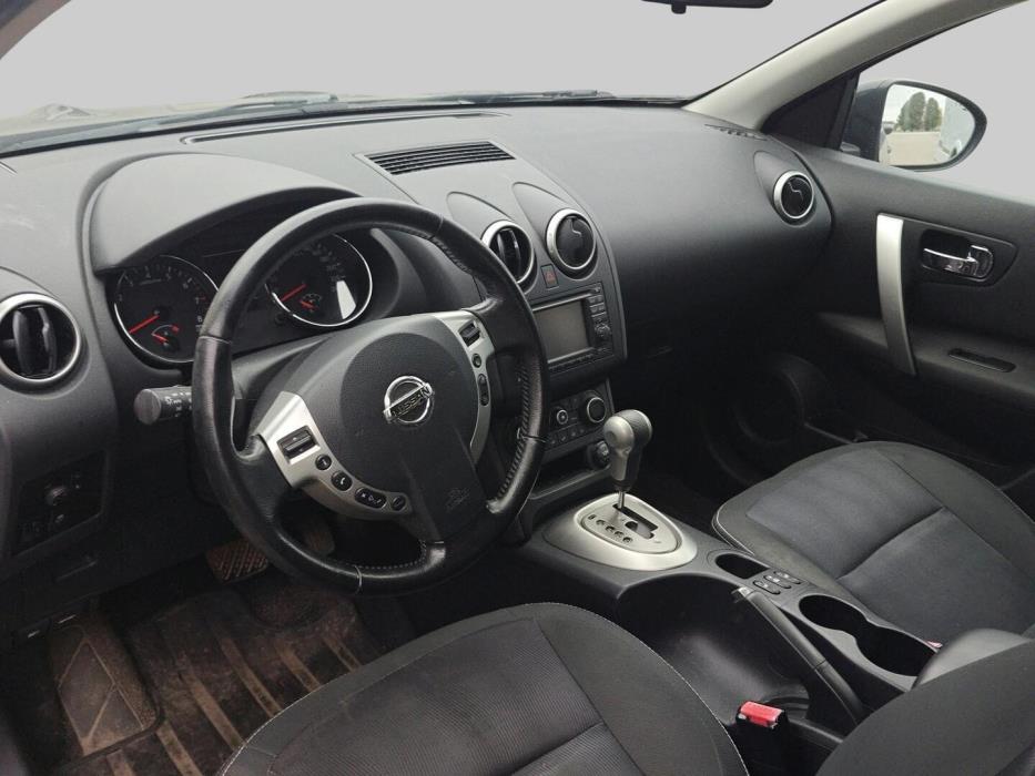NISSAN Qashqai 2012