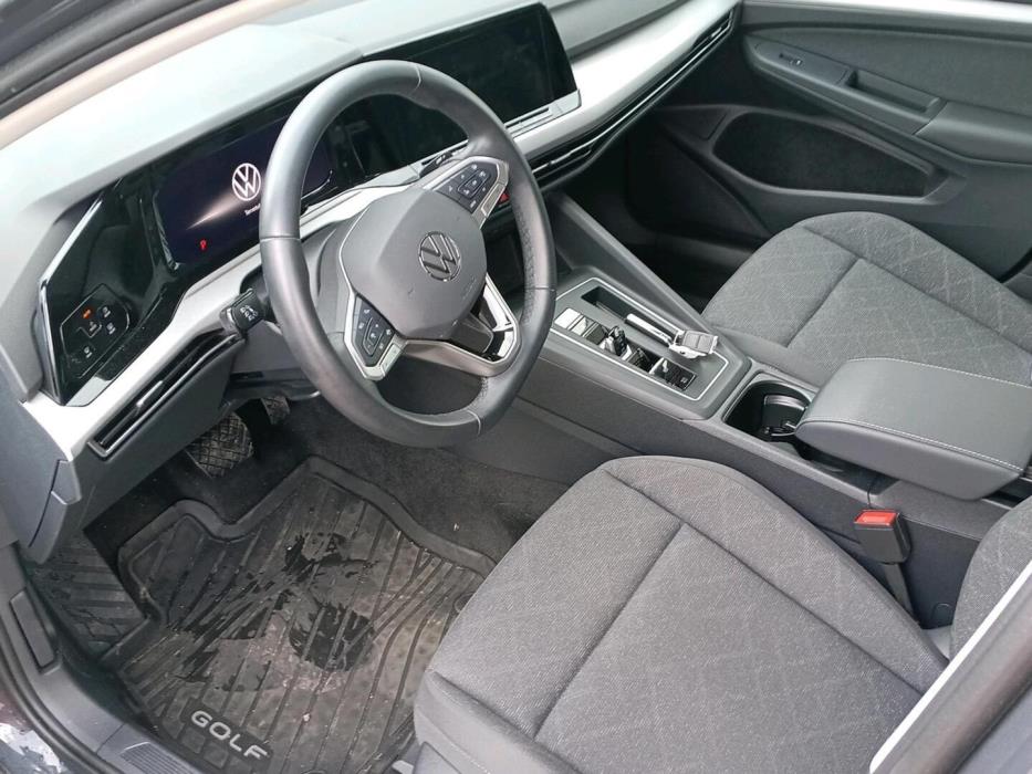 VOLKSWAGEN Golf 2024