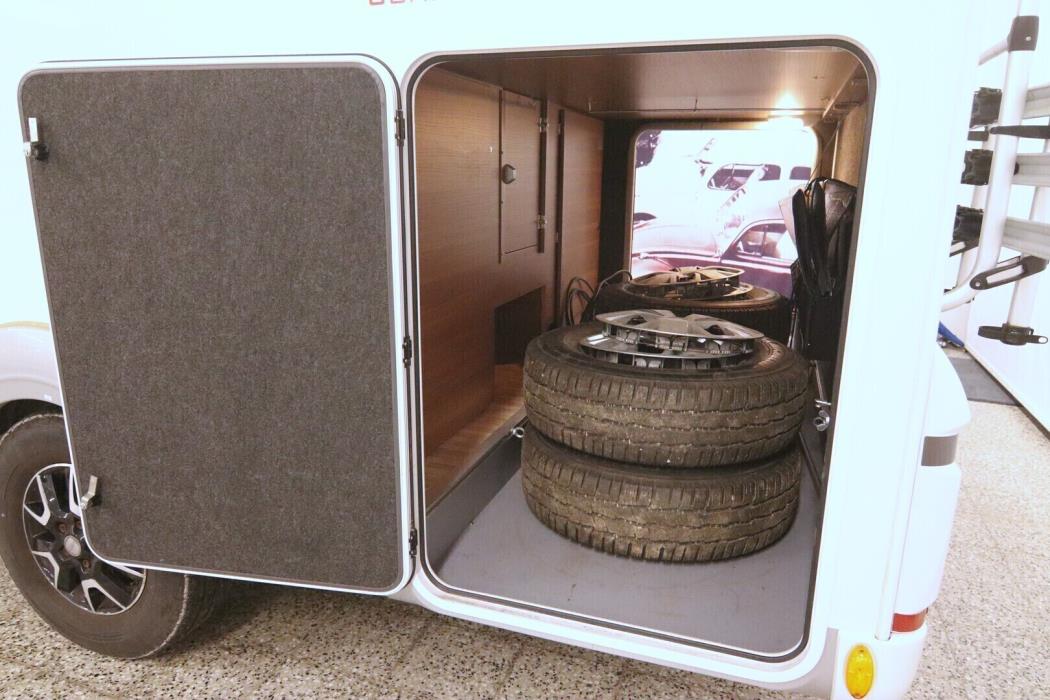 LMC EXPLORER I 665 2017