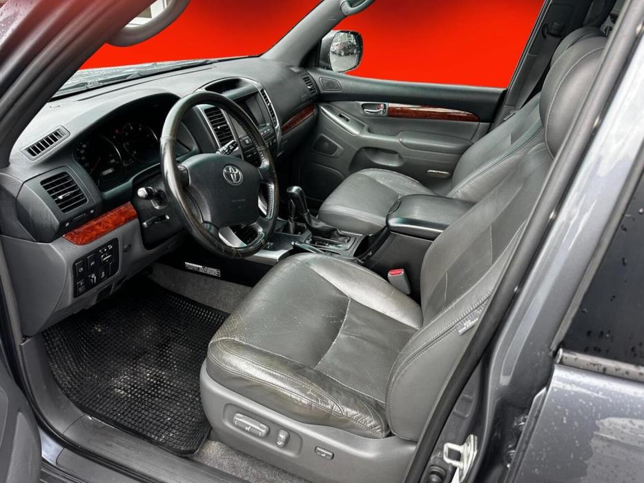 TOYOTA Land Cruiser 2004