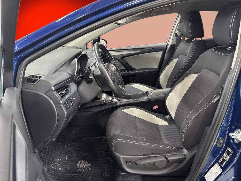 TOYOTA Avensis 2017