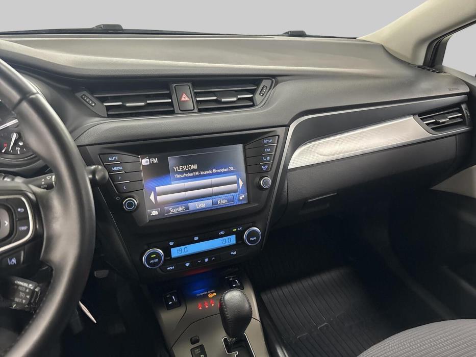 TOYOTA Avensis 2017