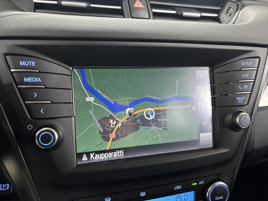 TOYOTA Avensis 2017