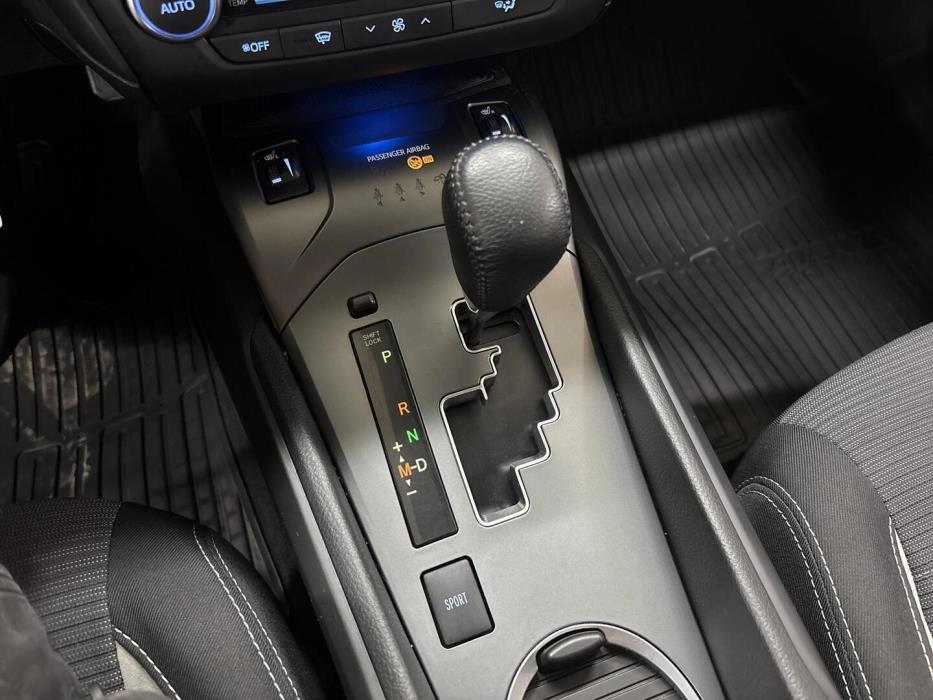 TOYOTA Avensis 2017