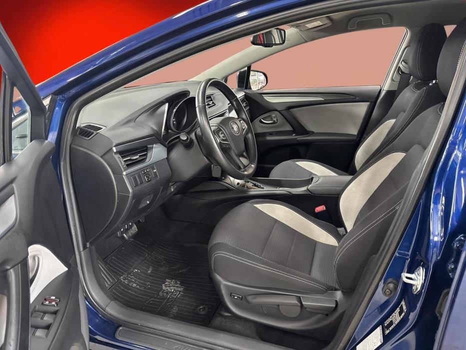TOYOTA Avensis 2017