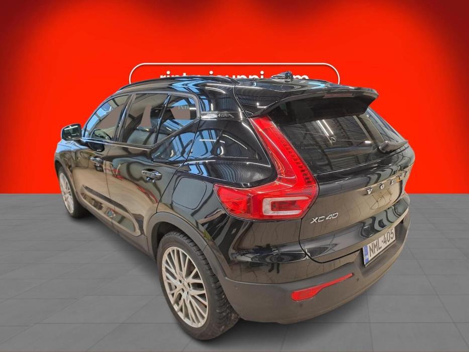 VOLVO XC40 2022