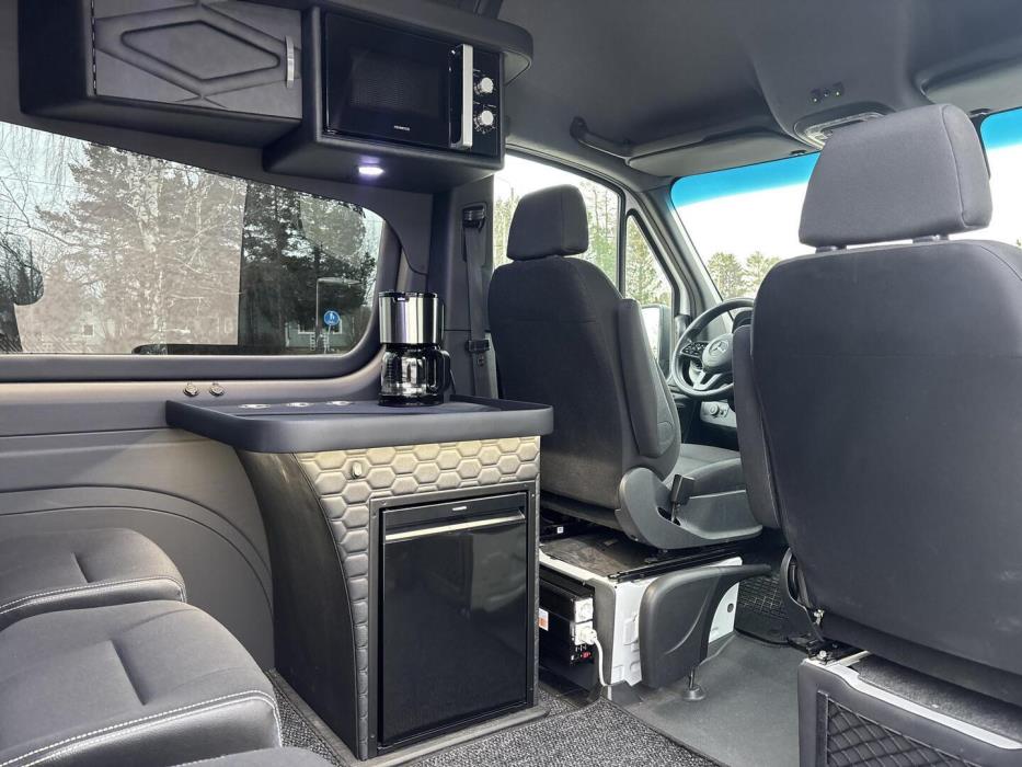 MERCEDES-BENZ Sprinter 2023