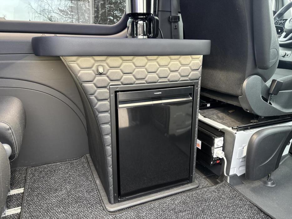 MERCEDES-BENZ Sprinter 2023