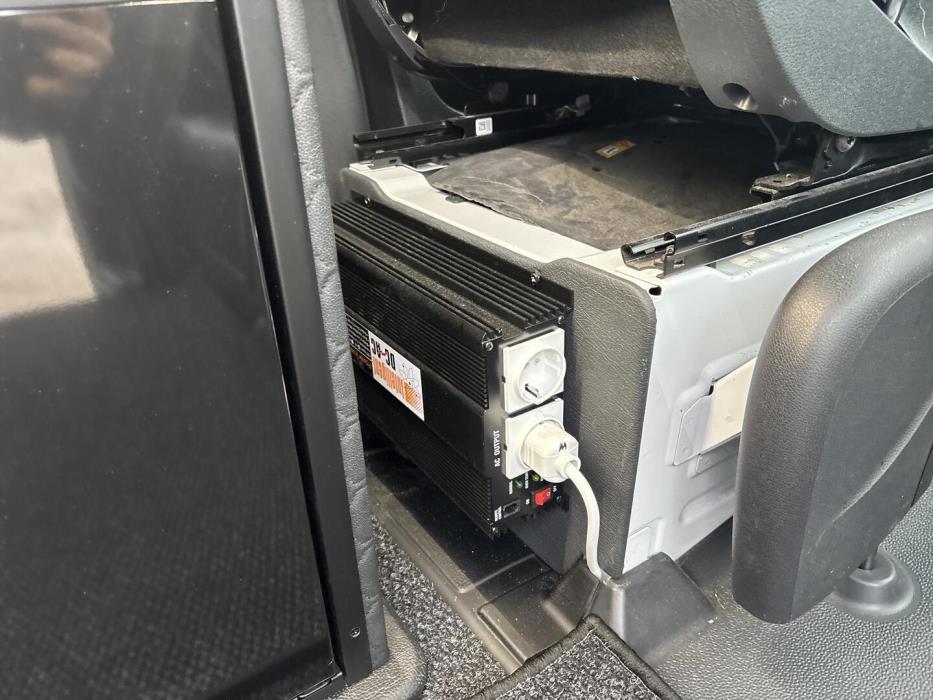 MERCEDES-BENZ Sprinter 2023