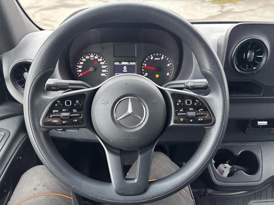 MERCEDES-BENZ Sprinter 2023