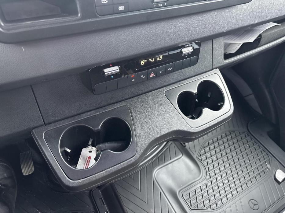 MERCEDES-BENZ Sprinter 2023