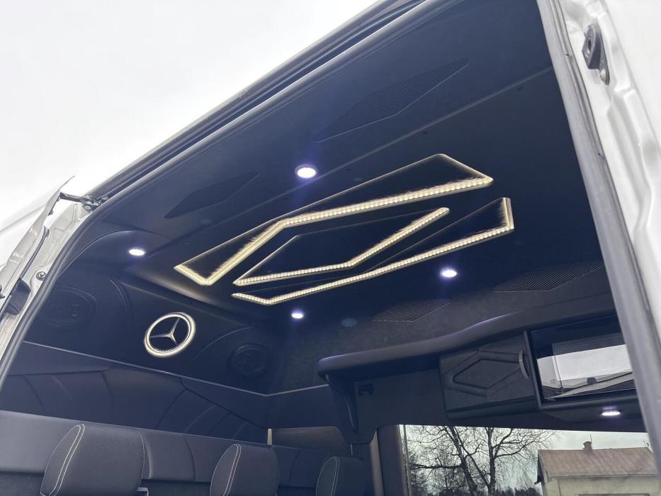 MERCEDES-BENZ Sprinter 2023