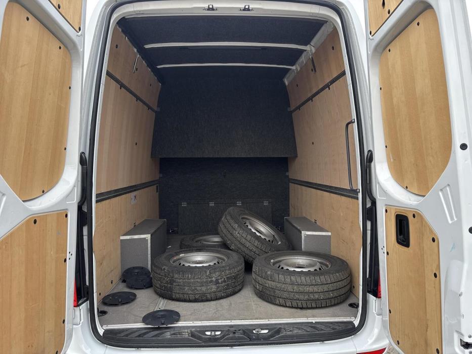 MERCEDES-BENZ Sprinter 2023