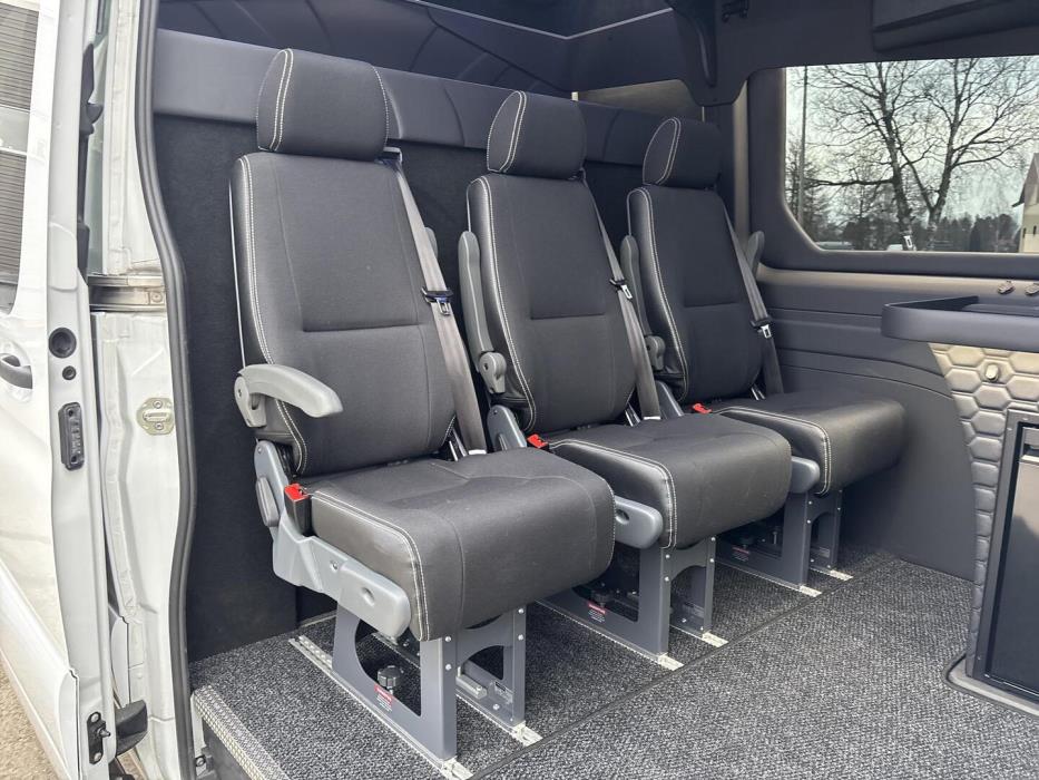 MERCEDES-BENZ Sprinter 2023