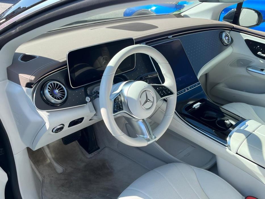 MERCEDES-BENZ EQE 2024