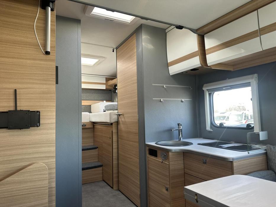 DETHLEFFS JUST T 7052 EBL 2023