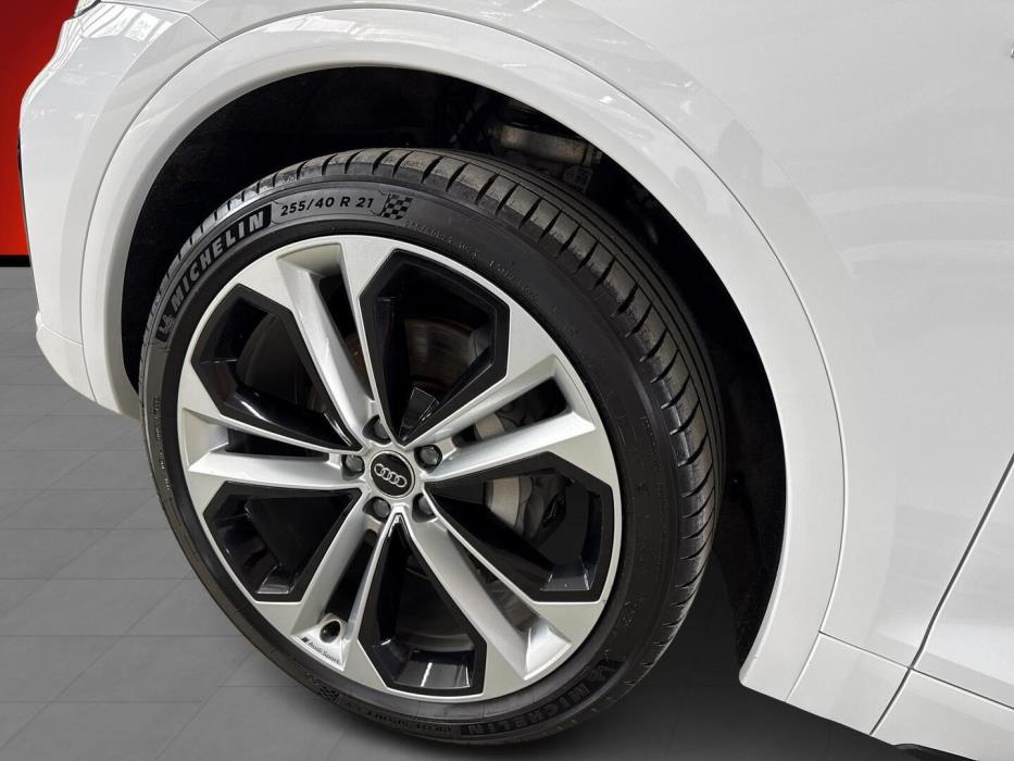 AUDI Q5 2024