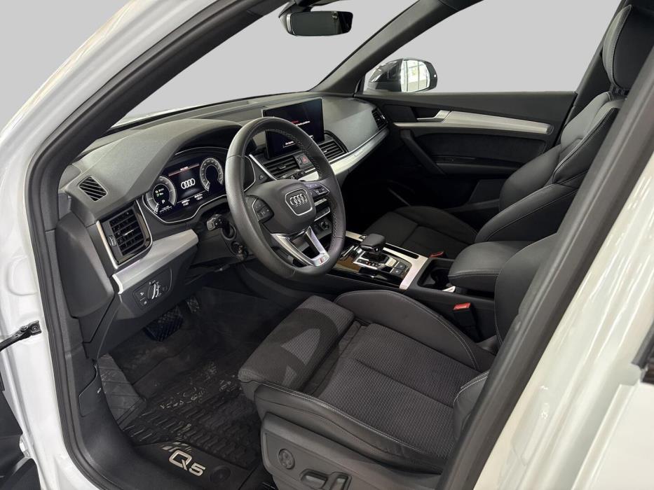 AUDI Q5 2024