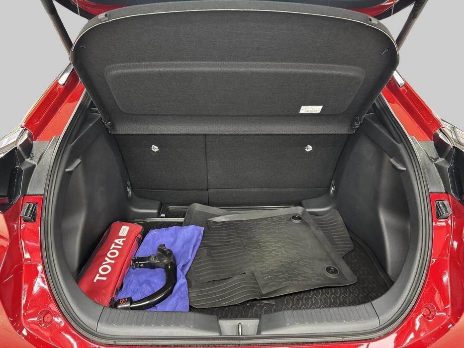 TOYOTA C-HR 2024