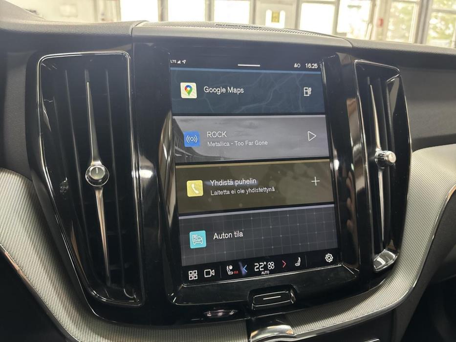 VOLVO XC60 2023