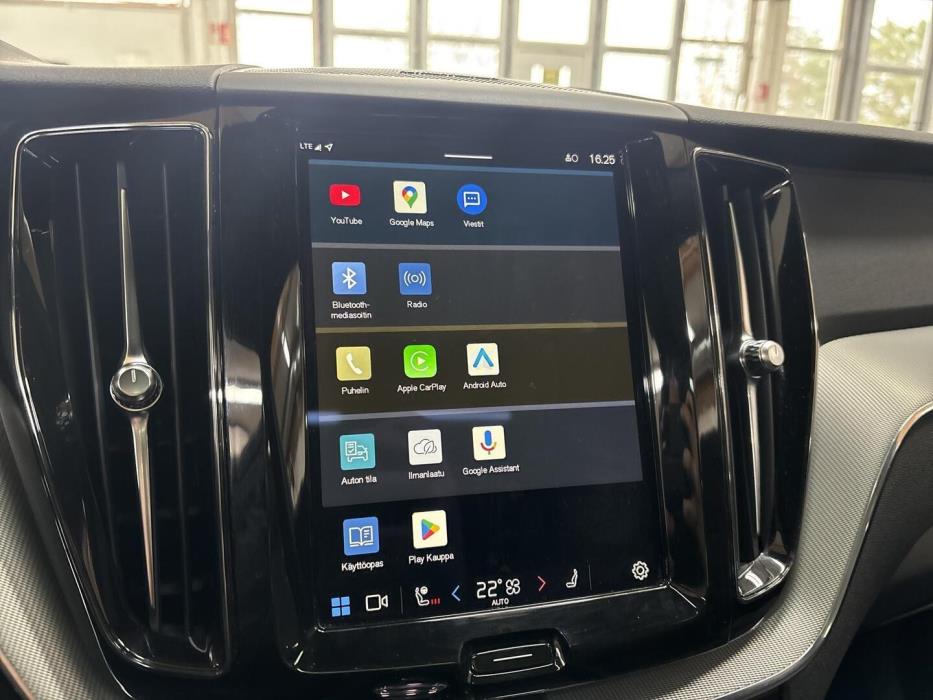 VOLVO XC60 2023