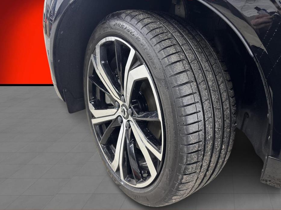 VOLVO XC60 2023