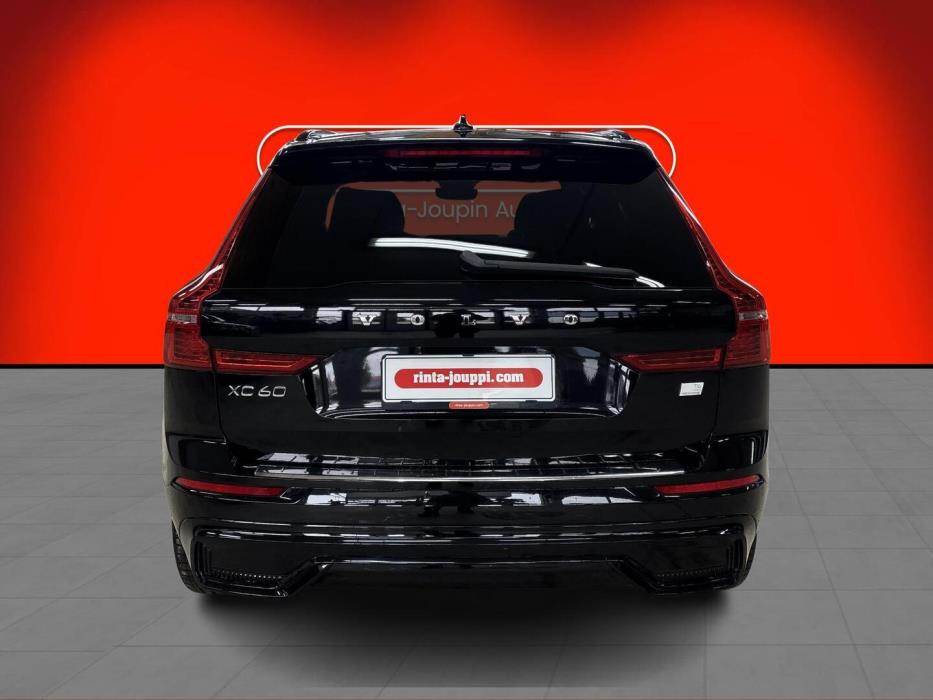 VOLVO XC60 2023