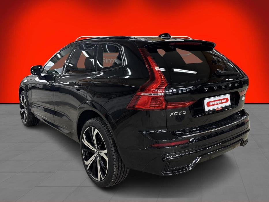 VOLVO XC60 2023