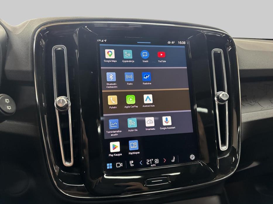VOLVO XC40 2023
