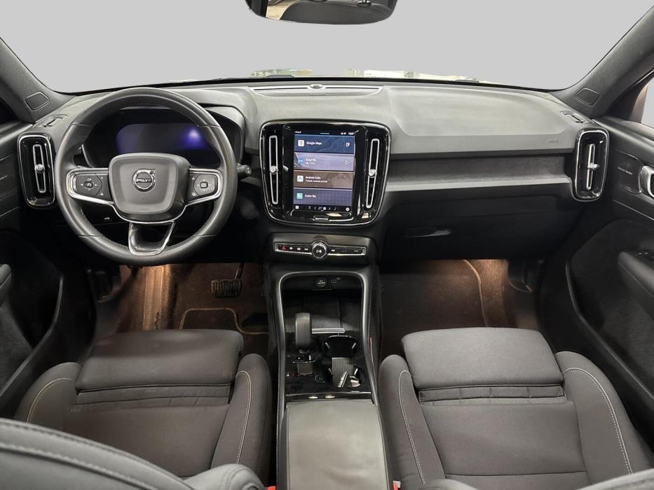 VOLVO XC40 2023