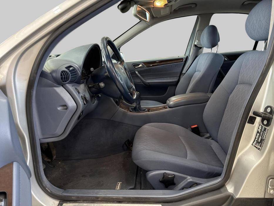 MERCEDES-BENZ C 2001