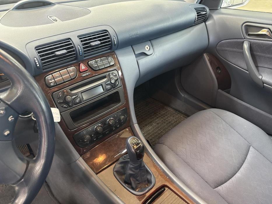 MERCEDES-BENZ C 2001
