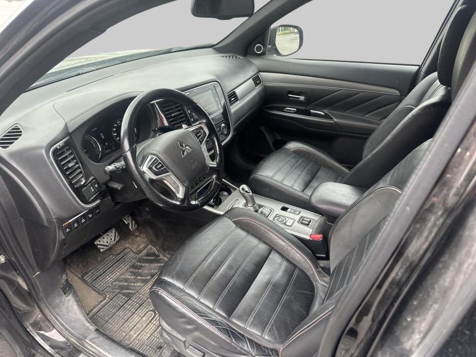 MITSUBISHI OUTLANDER PHEV 2017