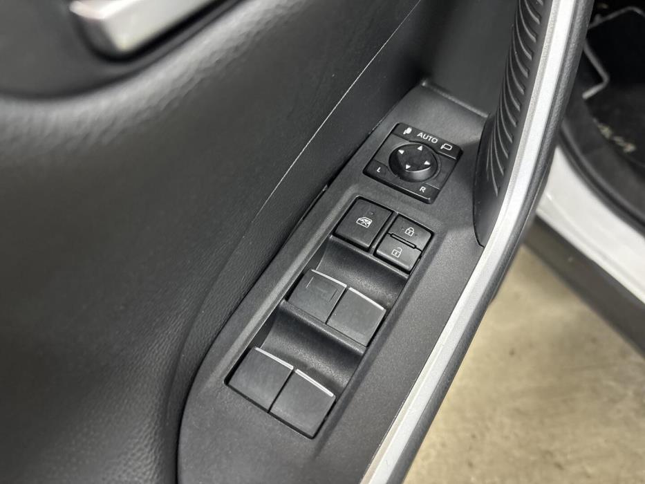 TOYOTA RAV4 2021